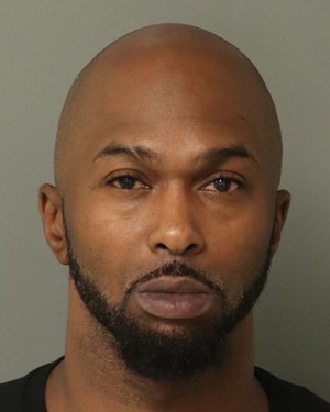 LATWAN EVERETT CLIFTON Photos - Images - Public Records / Public Information Report For LATWAN EVERETT CLIFTON
