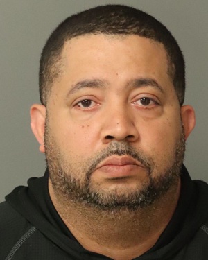 ONASIS HIRALDO-MARTINEZ EDWARD Photos - Images - Public Records / Public Information Report For ONASIS HIRALDO-MARTINEZ EDWARD