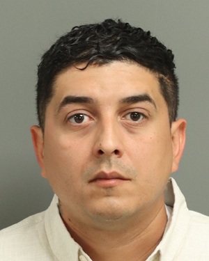 LARRY GABRIEL MARQUEZ-YUSTIS Fotos y informacion de registros de registros publicos del condado de Wake County NC