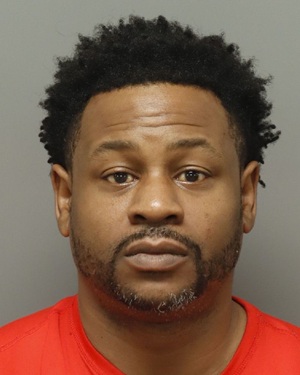 ROBERT DEANTRE LLOYD Fotos y informacion de registros de registros publicos del condado de Wake County NC