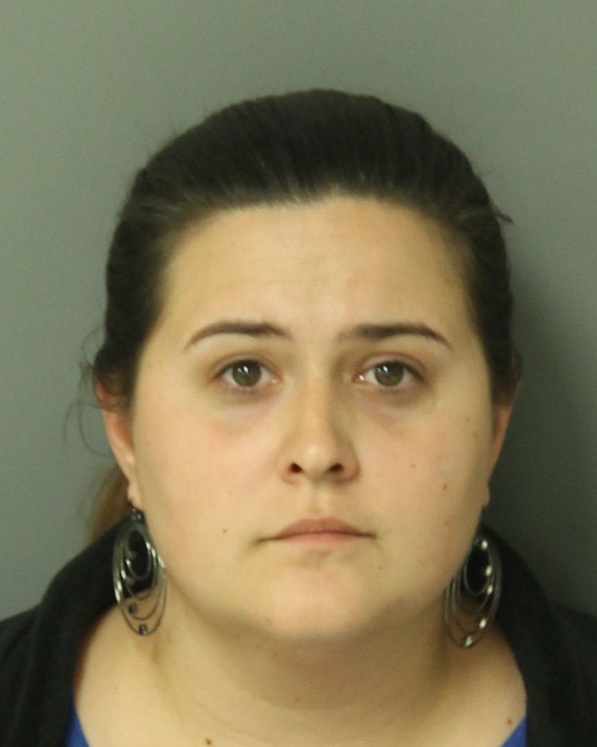 HILLARY ELYSE COURTNEY Fotos y informacion de registros de registros publicos del condado de Wake County NC