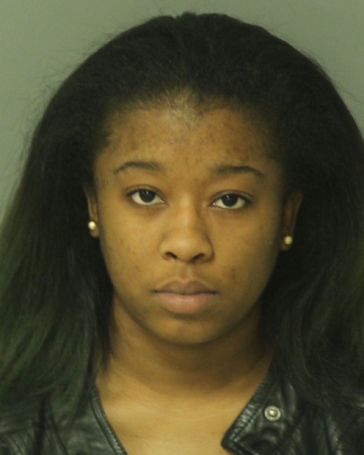 REGINA DANIELLE MACK-ROBERTSON Fotos y informacion de registros de registros publicos del condado de Wake County NC