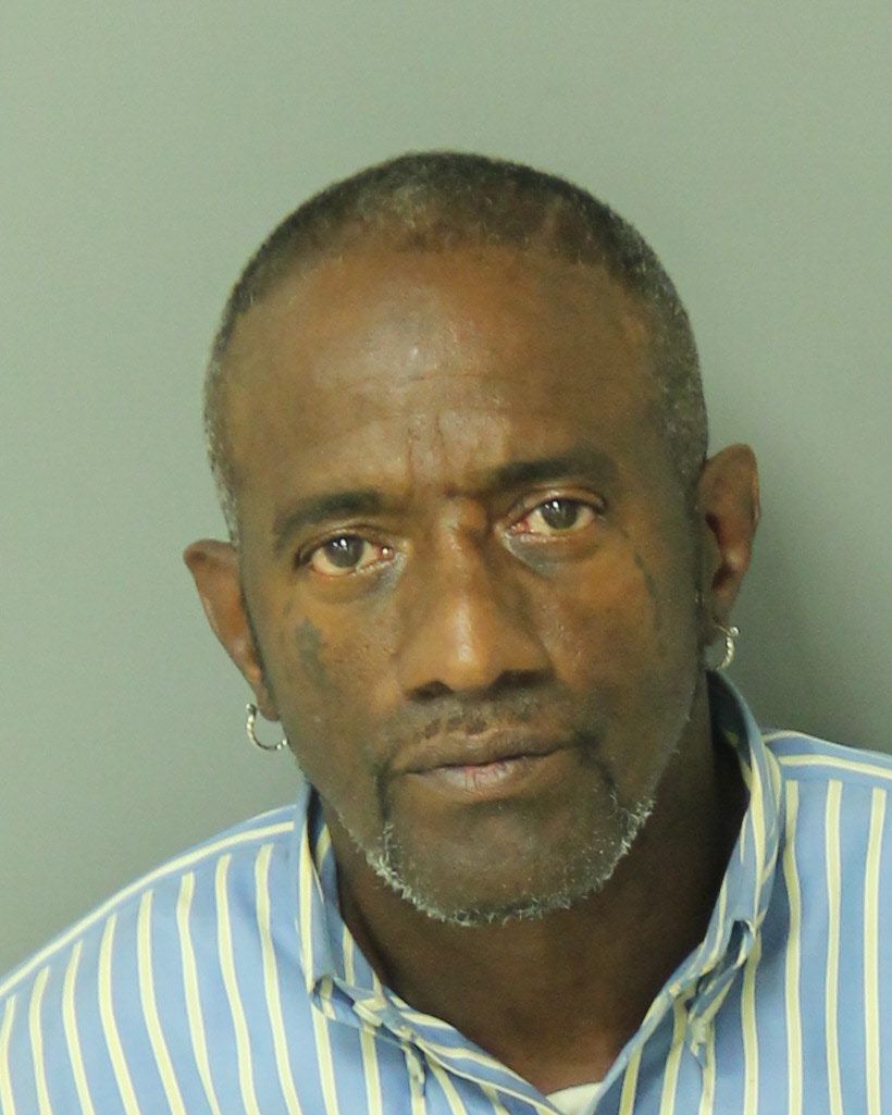 TERRANCE WAYLAN BROWN Fotos y informacion de registros de registros publicos del condado de Wake County NC